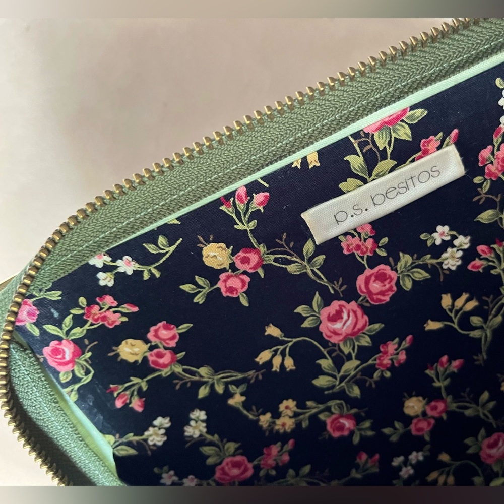 PS Besitos Book Clutch Lolita - Picture 4 of 10